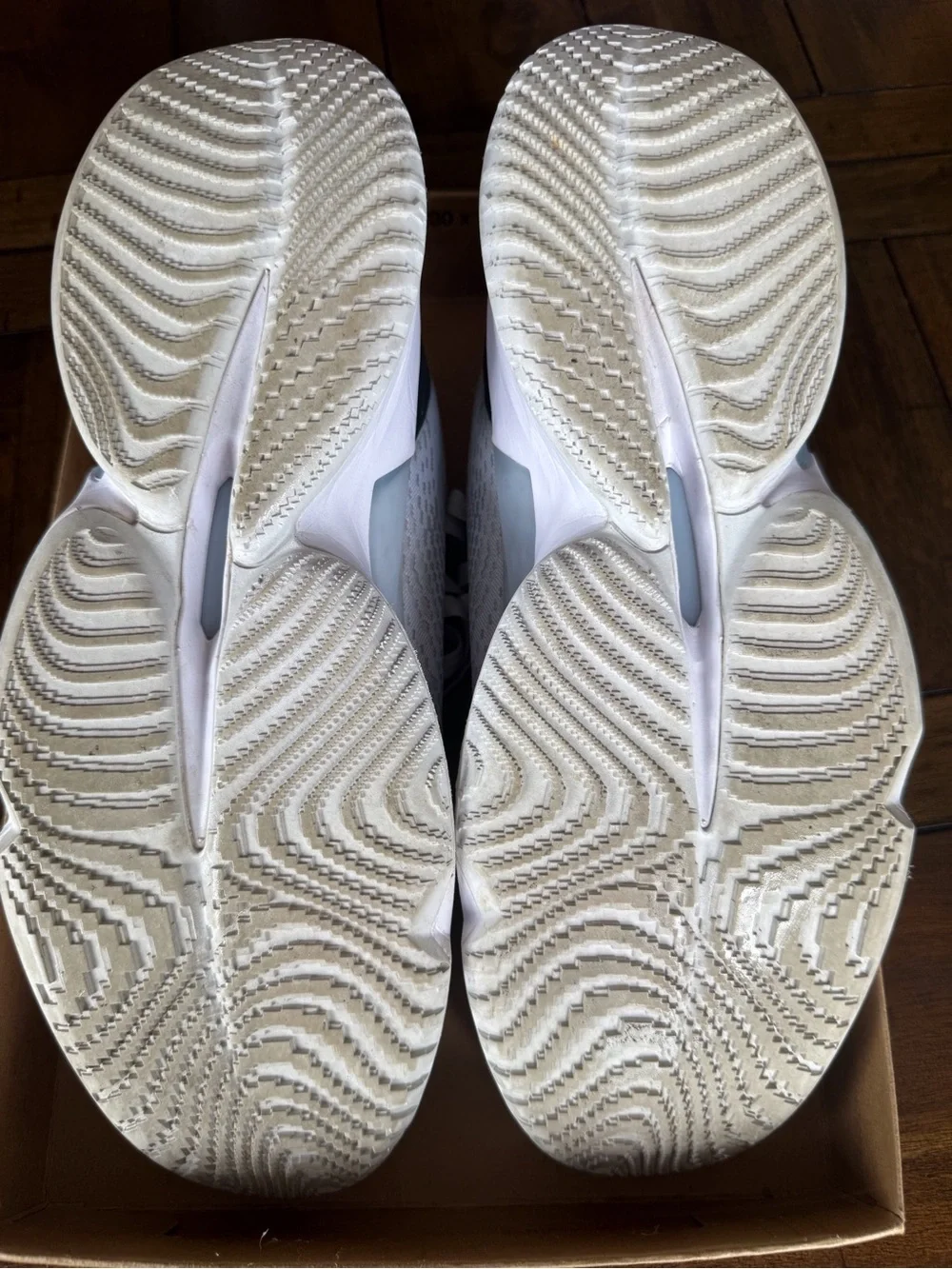 adidas D.O.N. Issue 4 Basketball Shoes White Grey Men's Size 11 Very Good